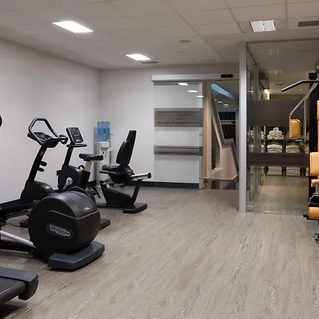 Готель Mercure Jardines De Albia Більбао