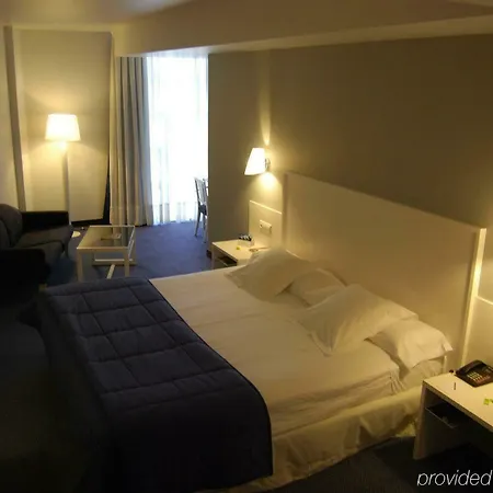Mercure Jardines De Albia Hotel