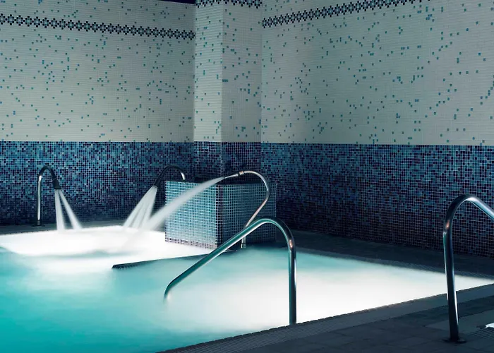 Mercure Jardines De Albia Готель