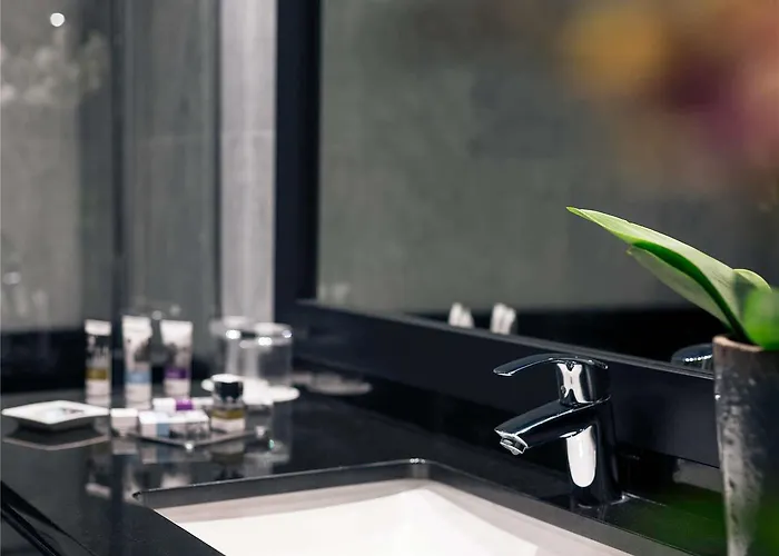 Готель Mercure Jardines De Albia